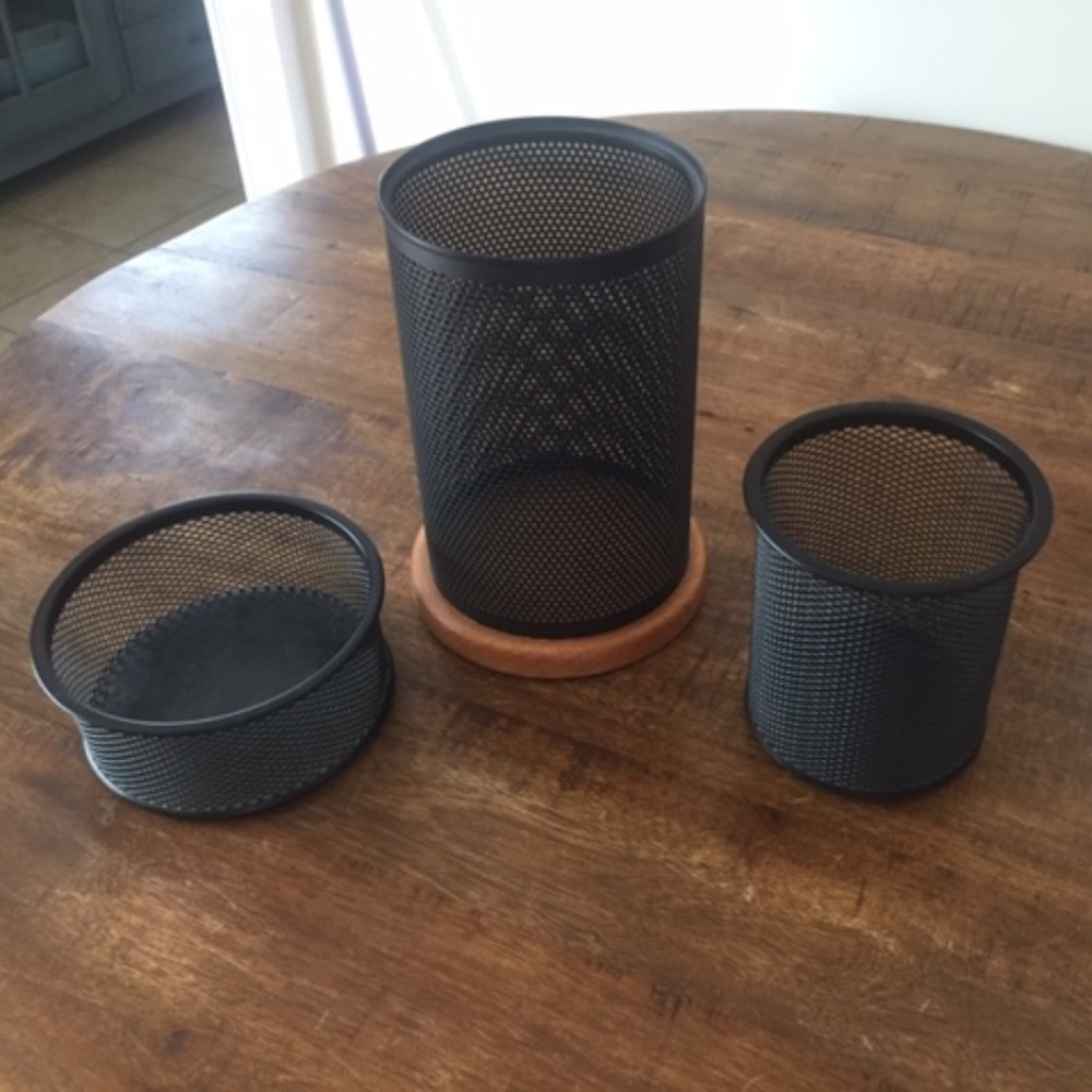 Black metal mesh desktop organizer set